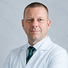 Dr. Julio Bassani