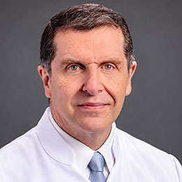 Dr. Mauricio Kfuri